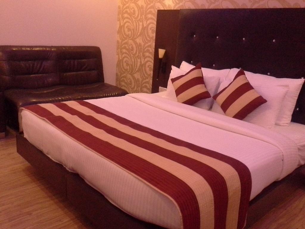 Hotel Surya International Delhi  Habitación foto