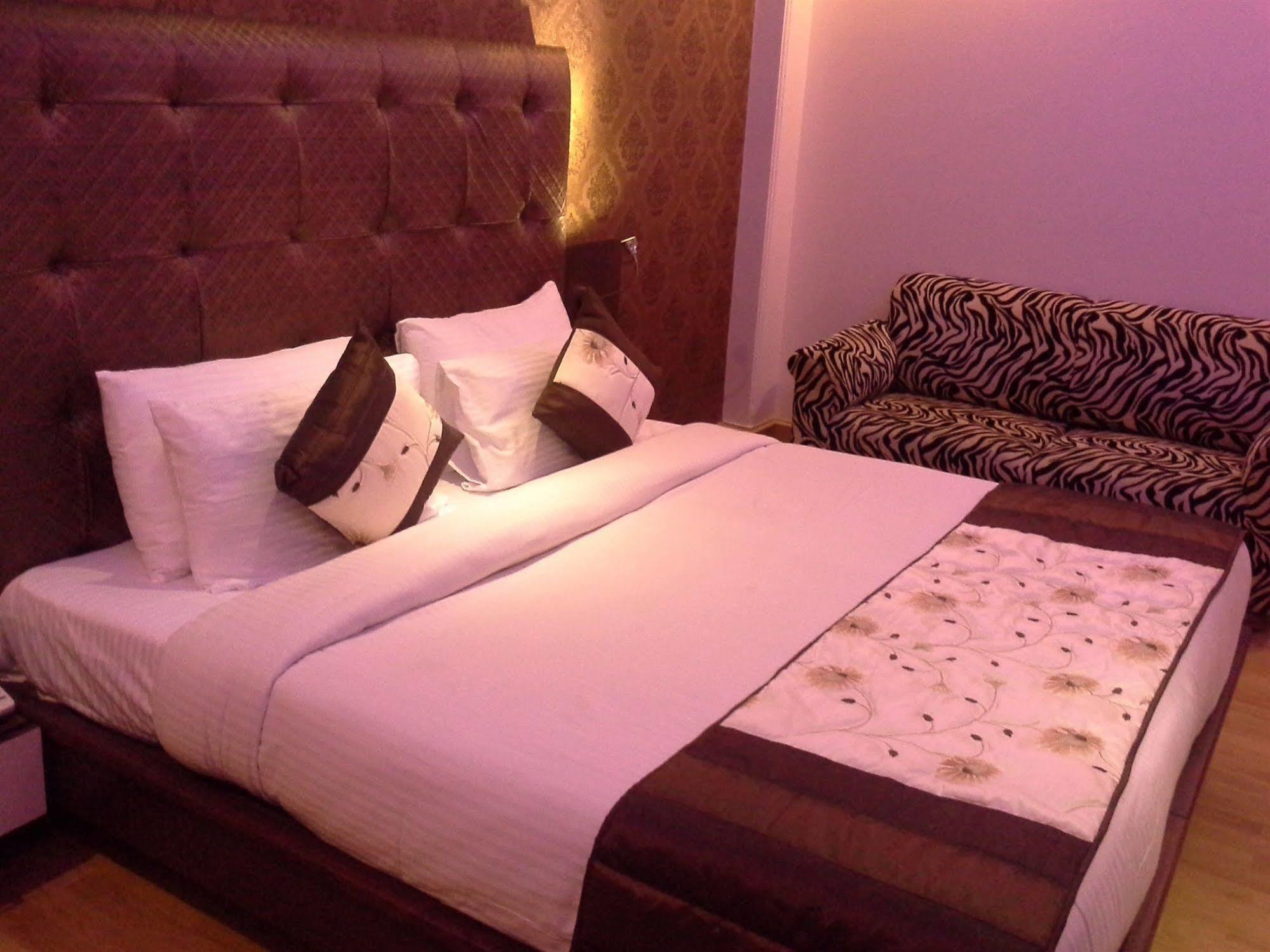 Hotel Surya International Delhi  Exterior foto